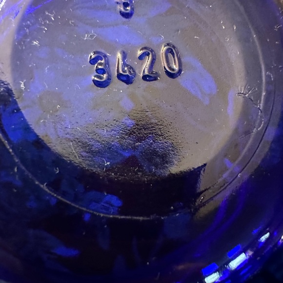 Cobalt blue dual server bowls in silver plated holder - Picture 5 of 8